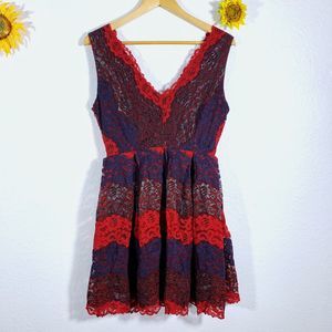 NSR Napean Sea Rd Red Lace Fitted Flare Mini Dress Scalloped V Neck Size Medium